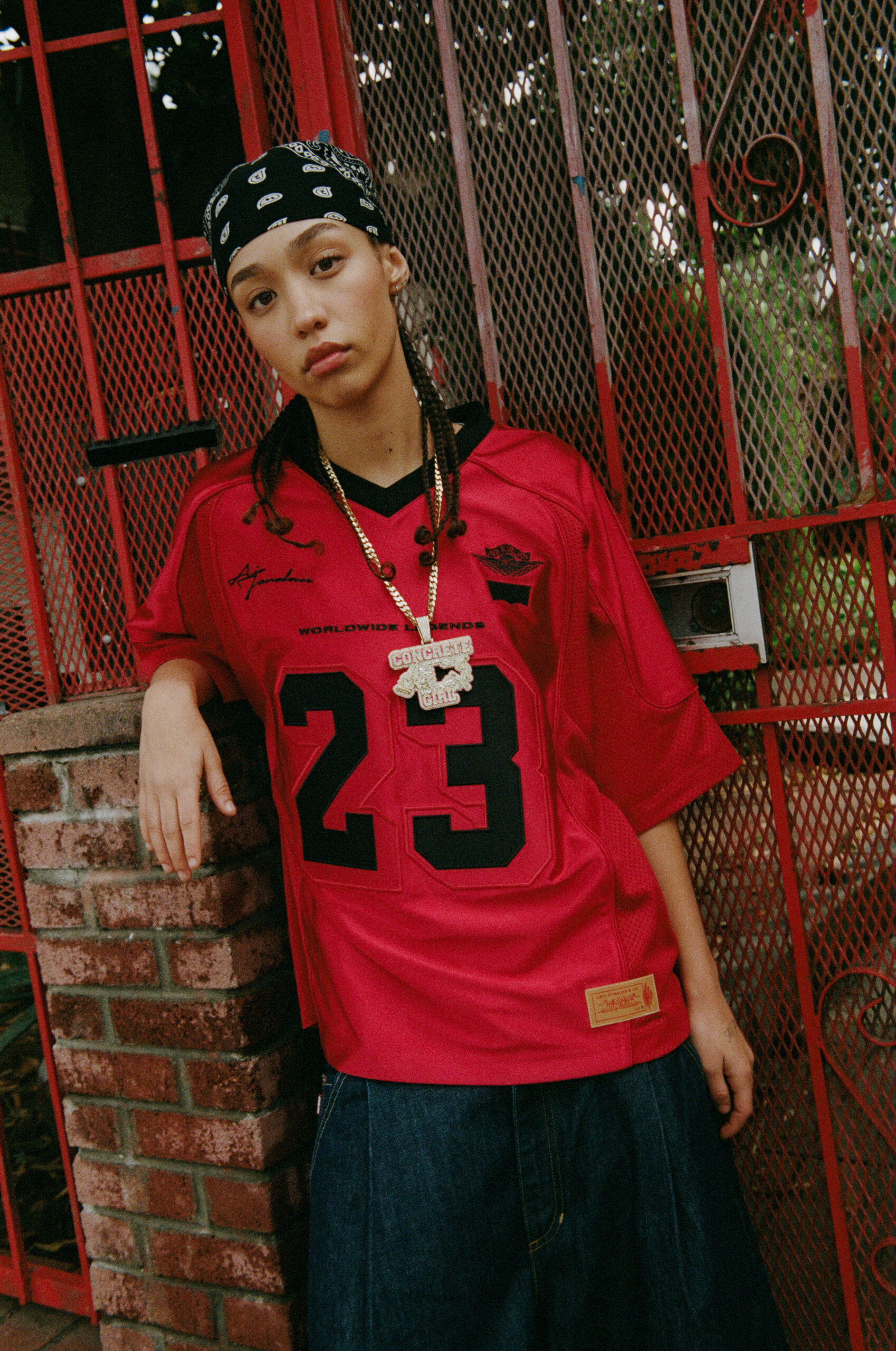 26_H1_Levis-x-Air-Jordan_Collab_FootballJerseyDetail_RAmor_0028